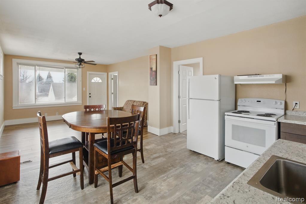 880 WHITE Avenue, Lincoln Park, MI 48146 — Photo 24