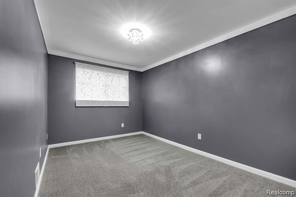 7518 Hazelton Street, Dearborn Heights, MI 48127 — Photo 12