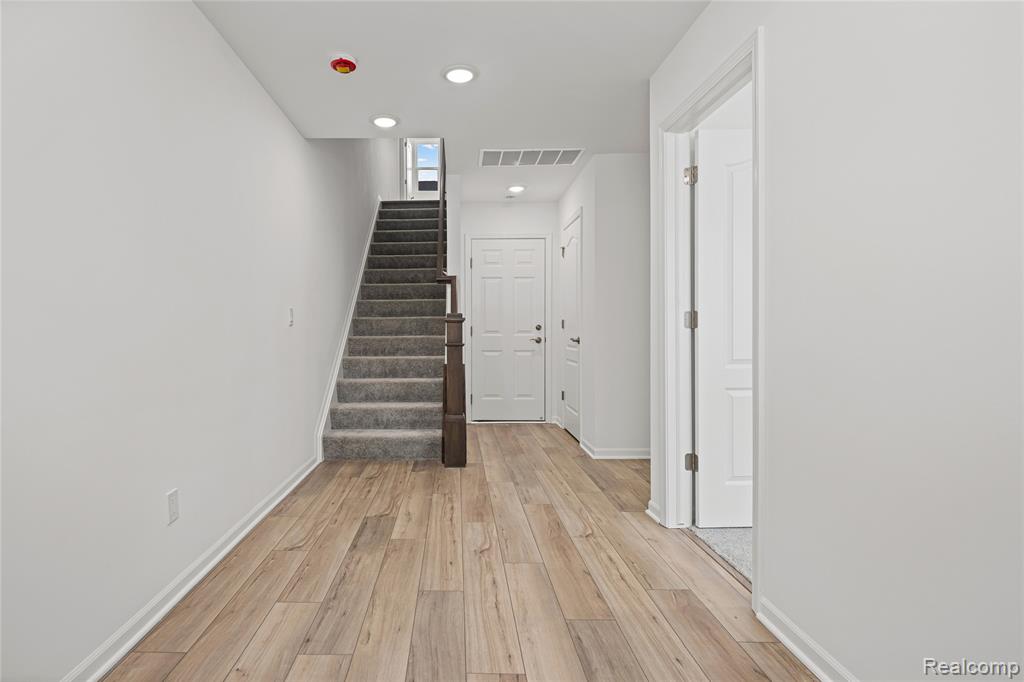 43071 Atwood Avenue, Novi, MI — Photo 3