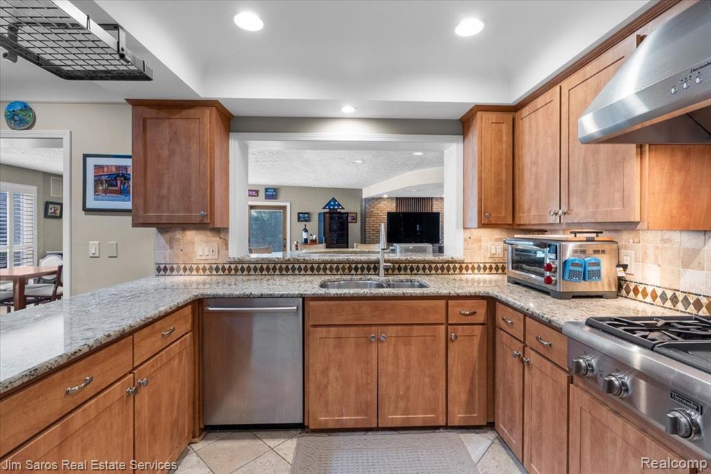 75 S Duval Road, Grosse Pointe Shores, MI 48236 — Photo 10