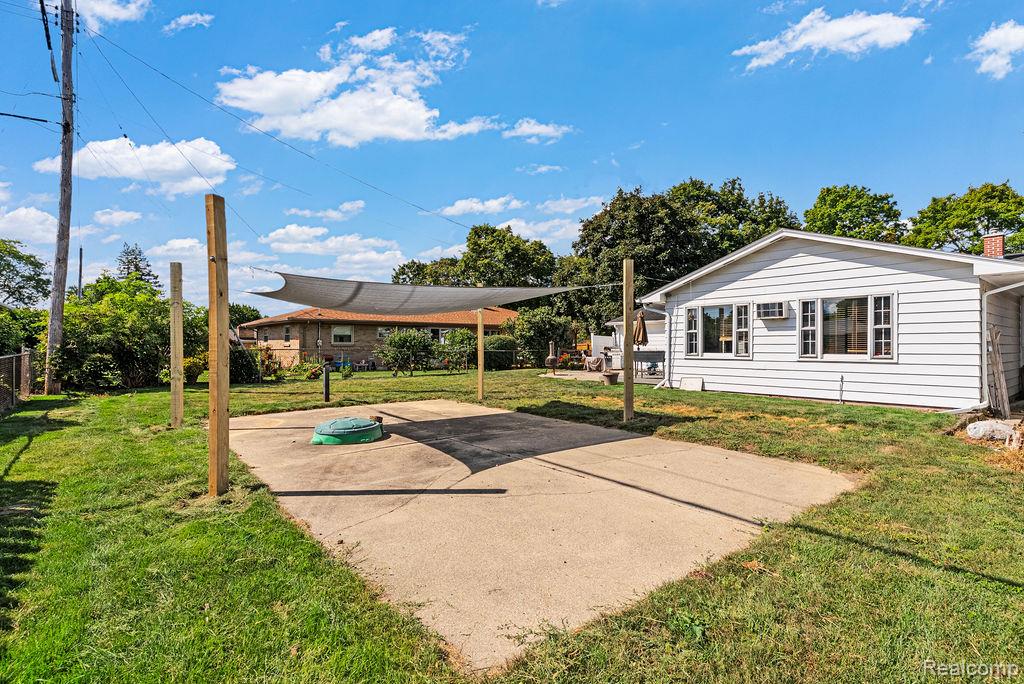 1610 Ravenswood Drive, Lansing, MI 48917 — Photo 38