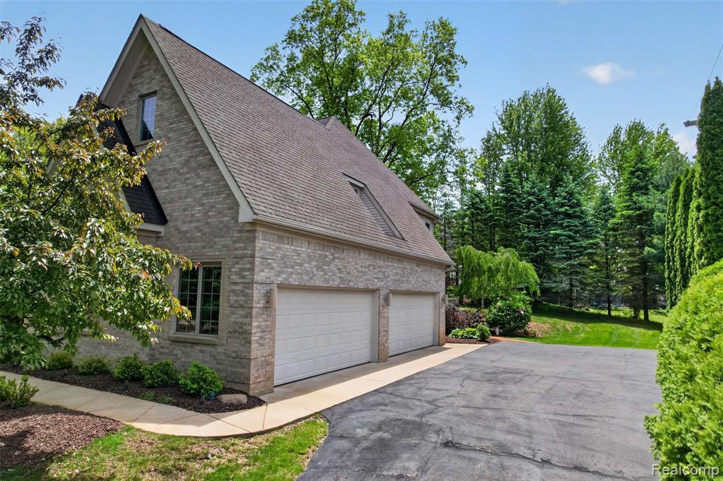 9194 Orion Drive, Brighton, MI 48114 — Photo 40