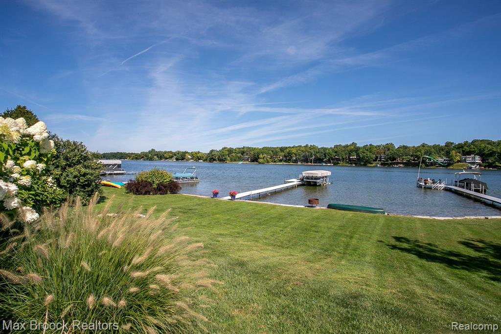 7080 Colony Drive, West Bloomfield, MI 48323 — Photo 80