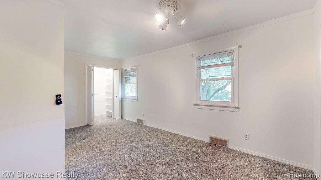 574 YOUNG Road, White Lake, MI 48383 — Photo 22