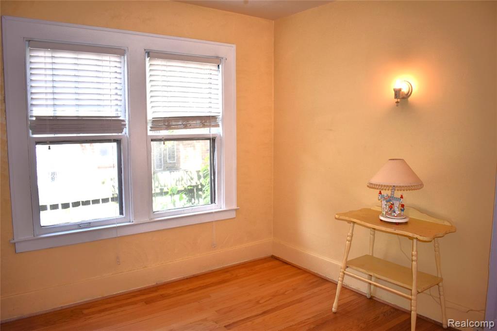 409 Englewood Avenue, Royal Oak, MI 48073 — Photo 12