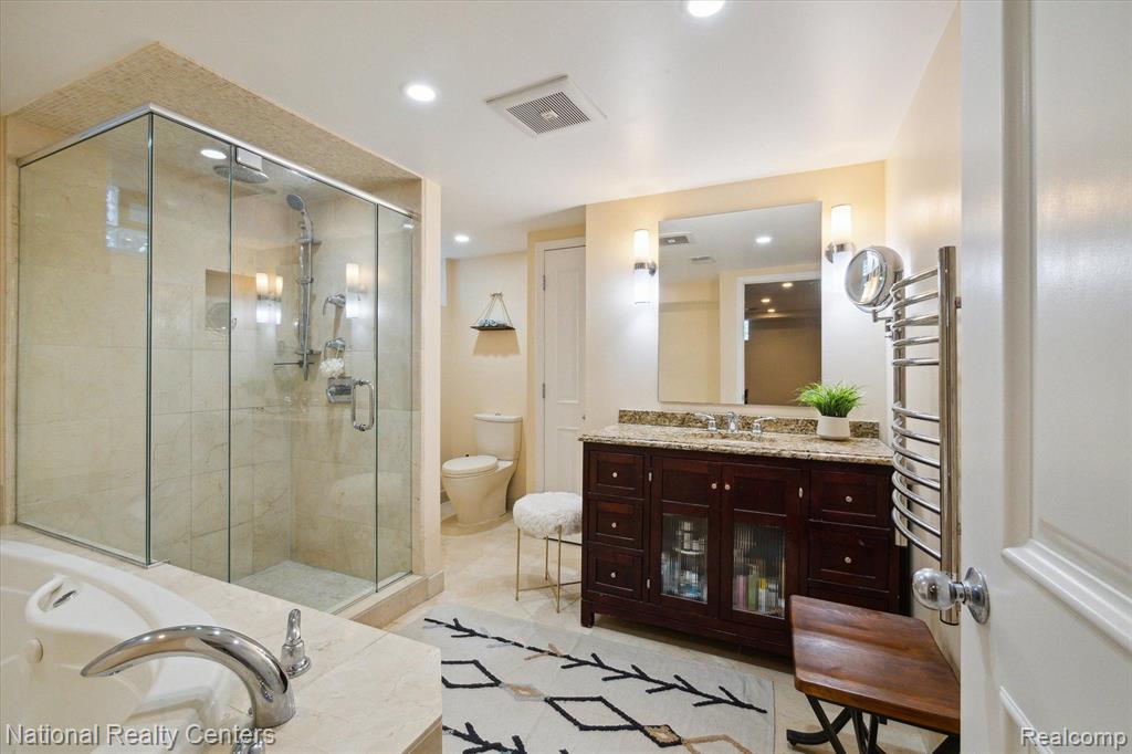 913 ORCHARD GROVE Drive, Royal Oak, MI 48067 — Photo 34