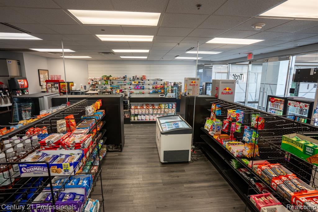 888 W Big Beaver - Troy Eatz Road, 112, Troy, MI 48084 — Photo 20