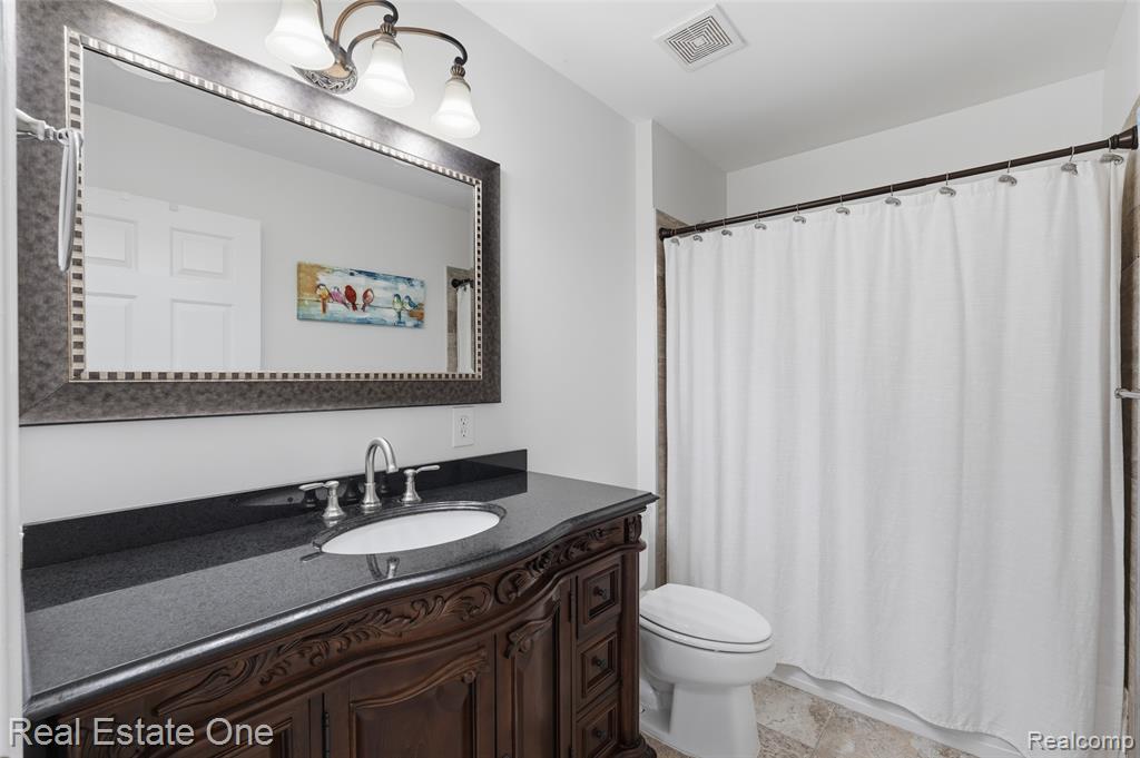 5097 Birkdale Drive, Commerce Twp, MI 48382 — Photo 34