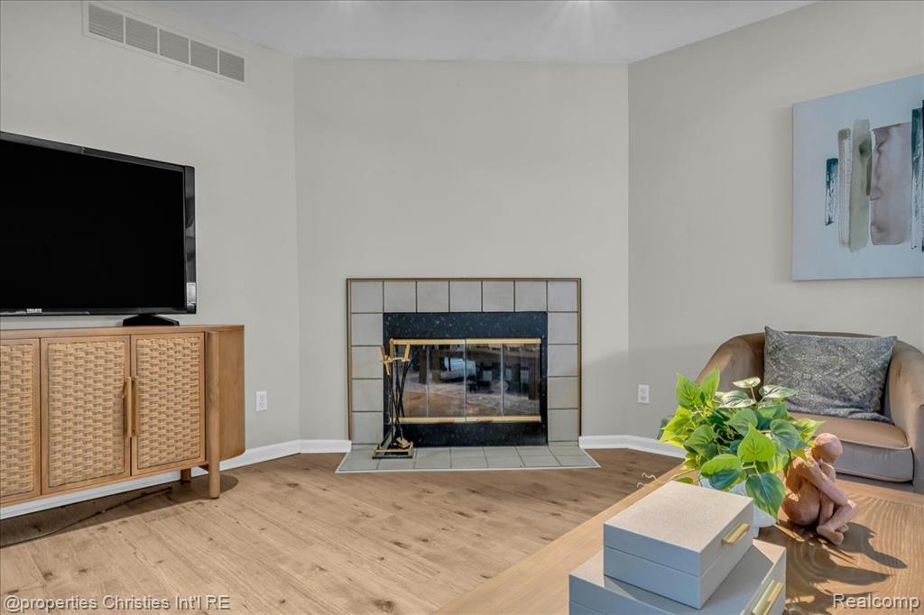 5963 James Head Court, West Bloomfield, MI 48324 — Photo 6