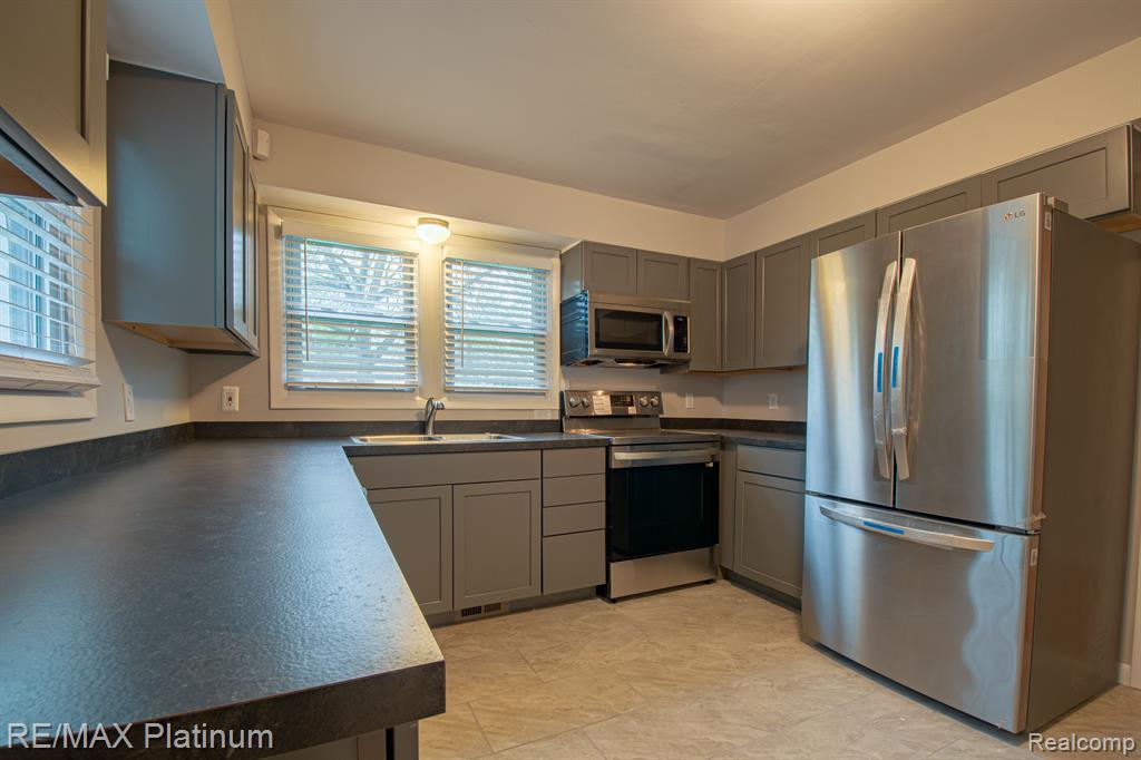 504 Front Street, Holly, MI 48442 — Photo 10