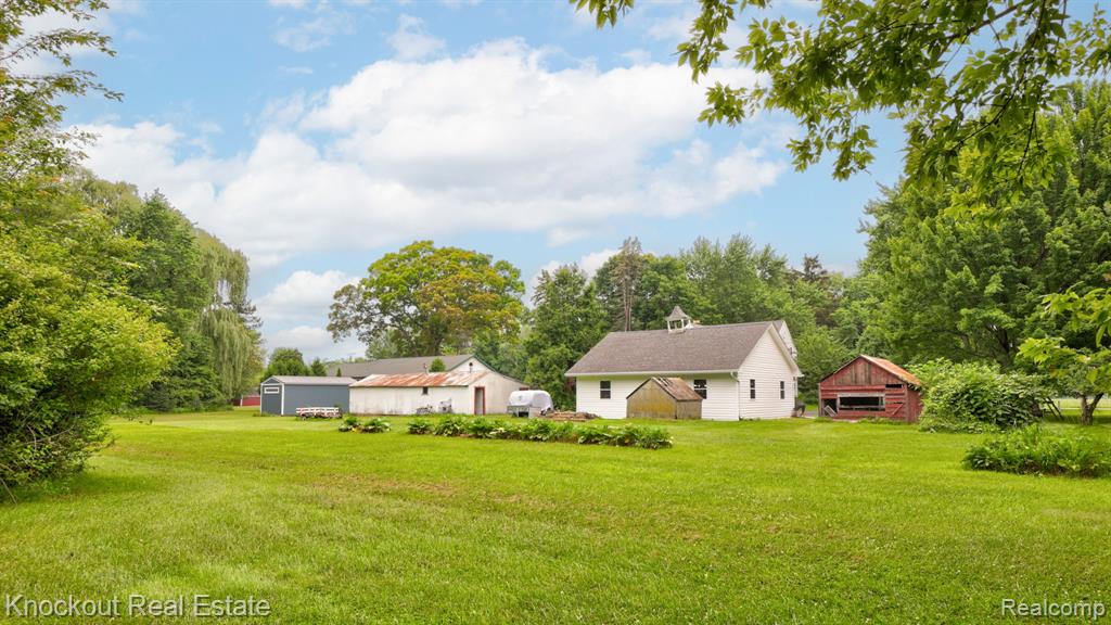 6814 Curtis Road, Bridgeport, MI 48722 — Photo 41