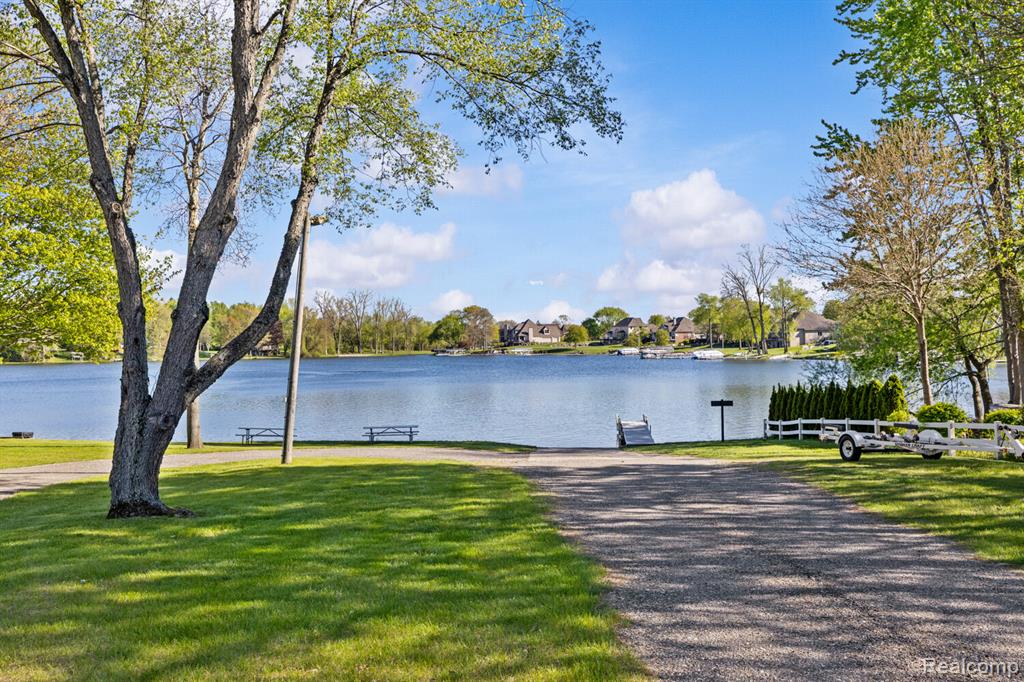 4178 Chevron Drive, Highland, MI 48356 — Photo 46