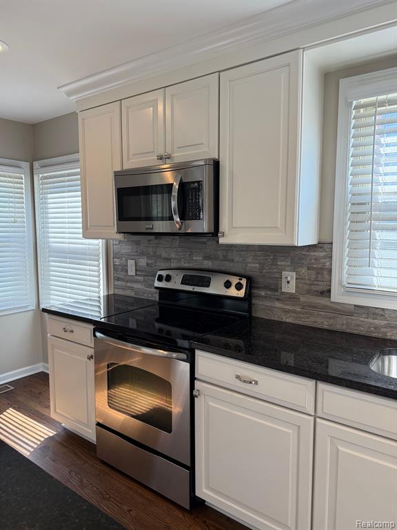 800 CAMBRIDGE Road, Berkley, MI 48072 — Photo 8
