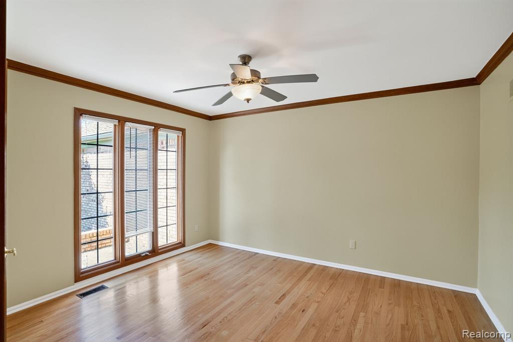 48342 Lake Valley Drive, Shelby Twp, MI 48317 — Photo 16