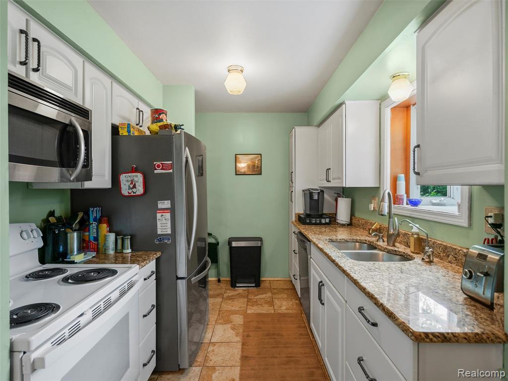 46275 W 11 Mile Rd, Novi, MI — Photo 28