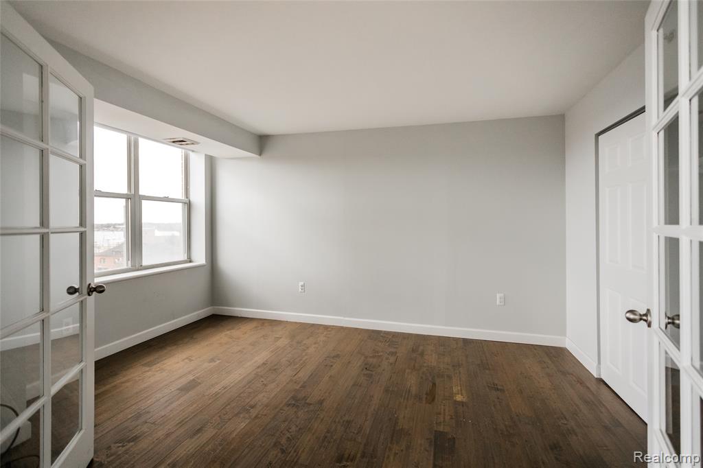 250 E Harbortown Drive, 508, Detroit, MI 48207 — Photo 12