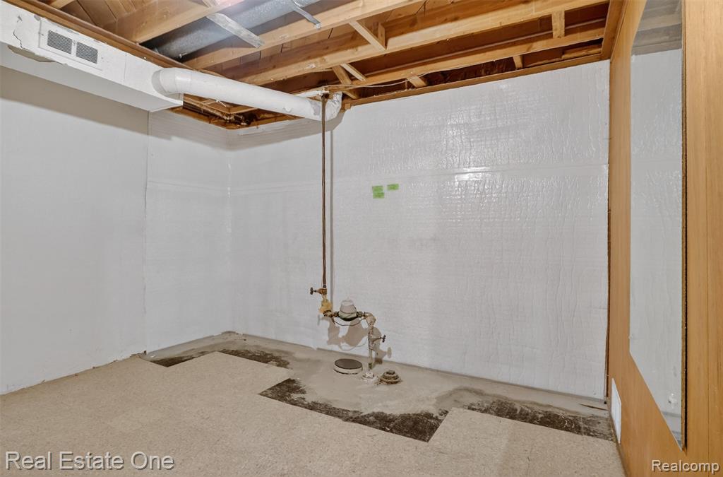8232 Hillcrest Boulevard, Westland, MI — Photo 18