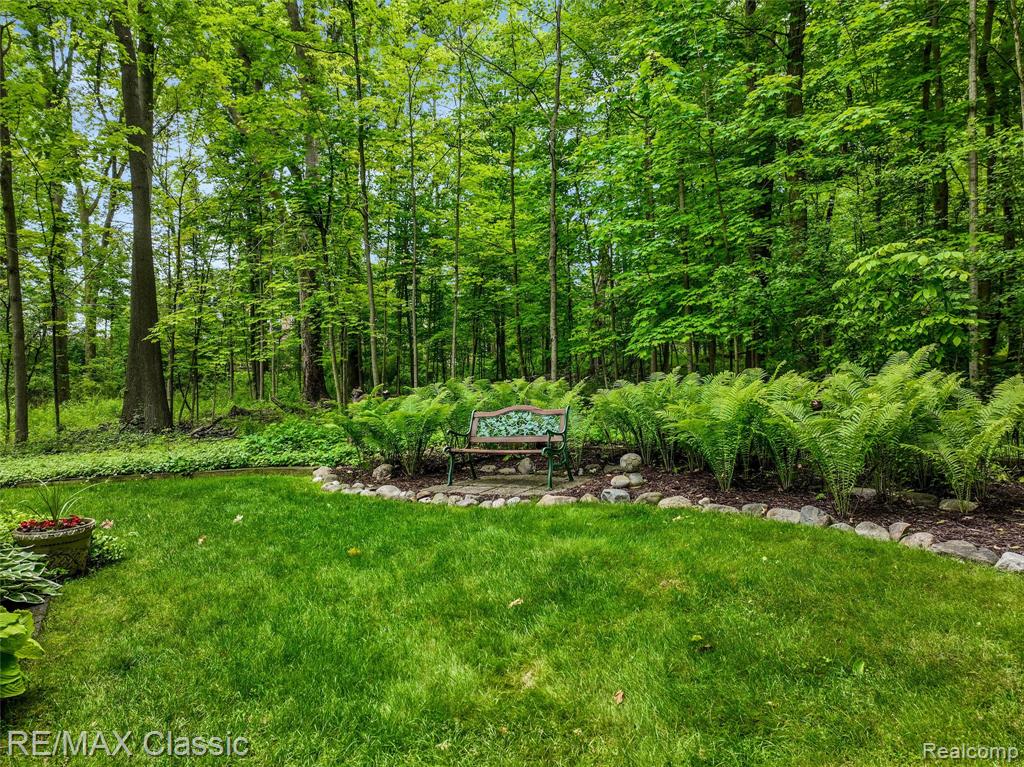 45100 Thornapple Lane, Northville, MI 48168 — Photo 46