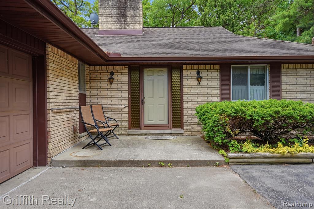 10646 Kenicott Trail, Brighton, MI 48114 — Photo 8