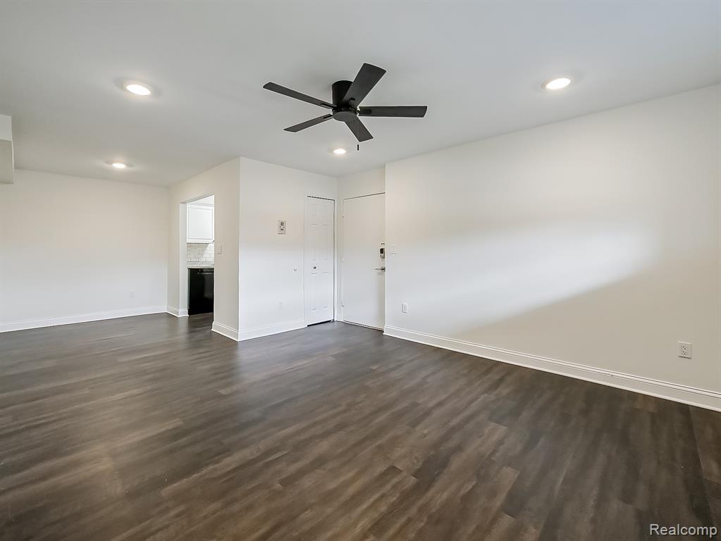 4905 Crooks A2 Road, Royal Oak, MI 48073 — Photo 6