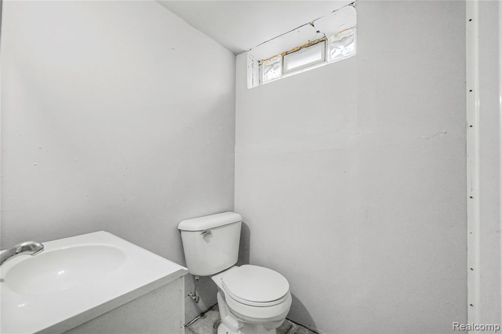 516 E Granet Avenue, Hazel Park, MI 48030 — Photo 24