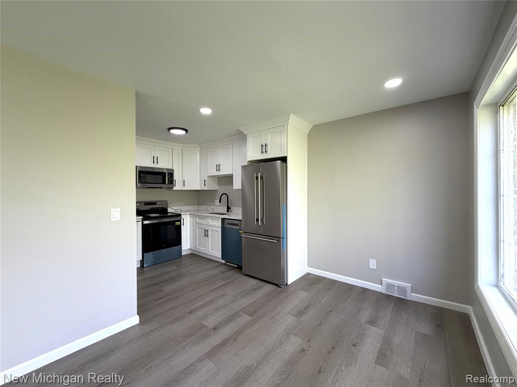 32718 Grand River Avenue, A4, Farmington, MI 48336 — Photo 5