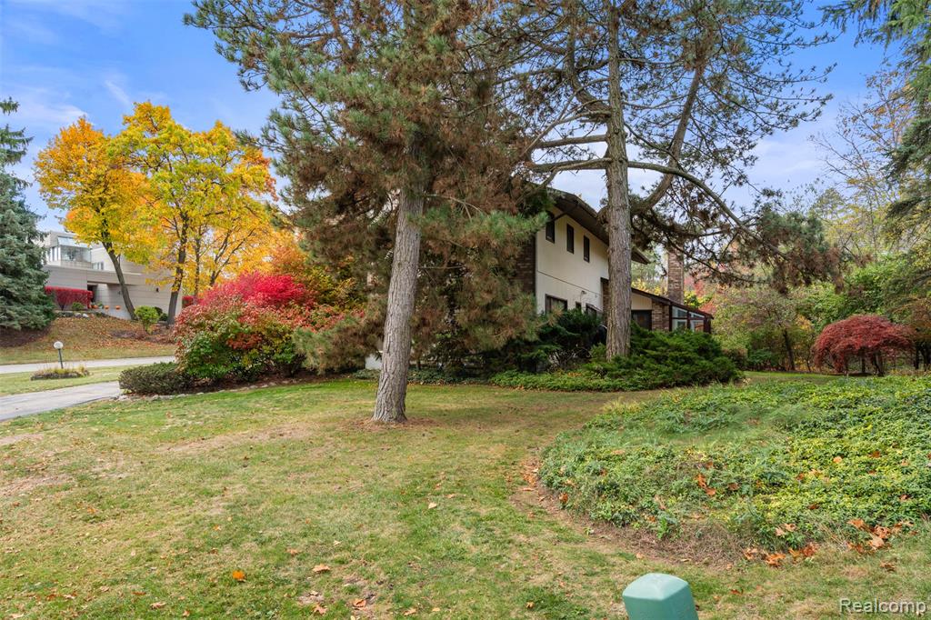 4724 Tara Court, West Bloomfield, MI 48323 — Photo 43