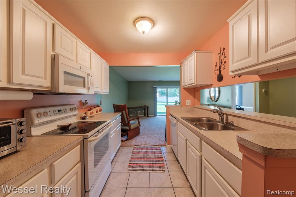 55094 Westchester Drive, 36, Shelby Twp, MI 48316 — Photo 11
