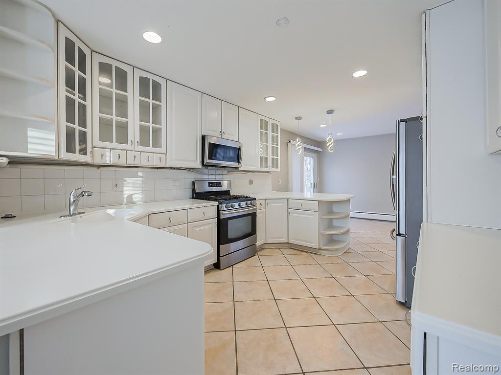 3730 Eastbourne Drive, Troy, MI 48084 — Photo 7
