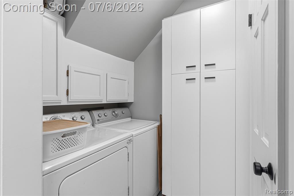 906 E Kearsley Street, Flint, MI 48503 — Photo 16