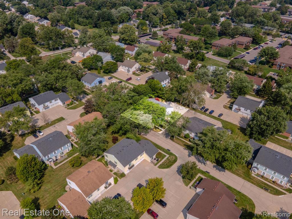 24645 Spring Lane, 18, Harrison Township, MI — Photo 6