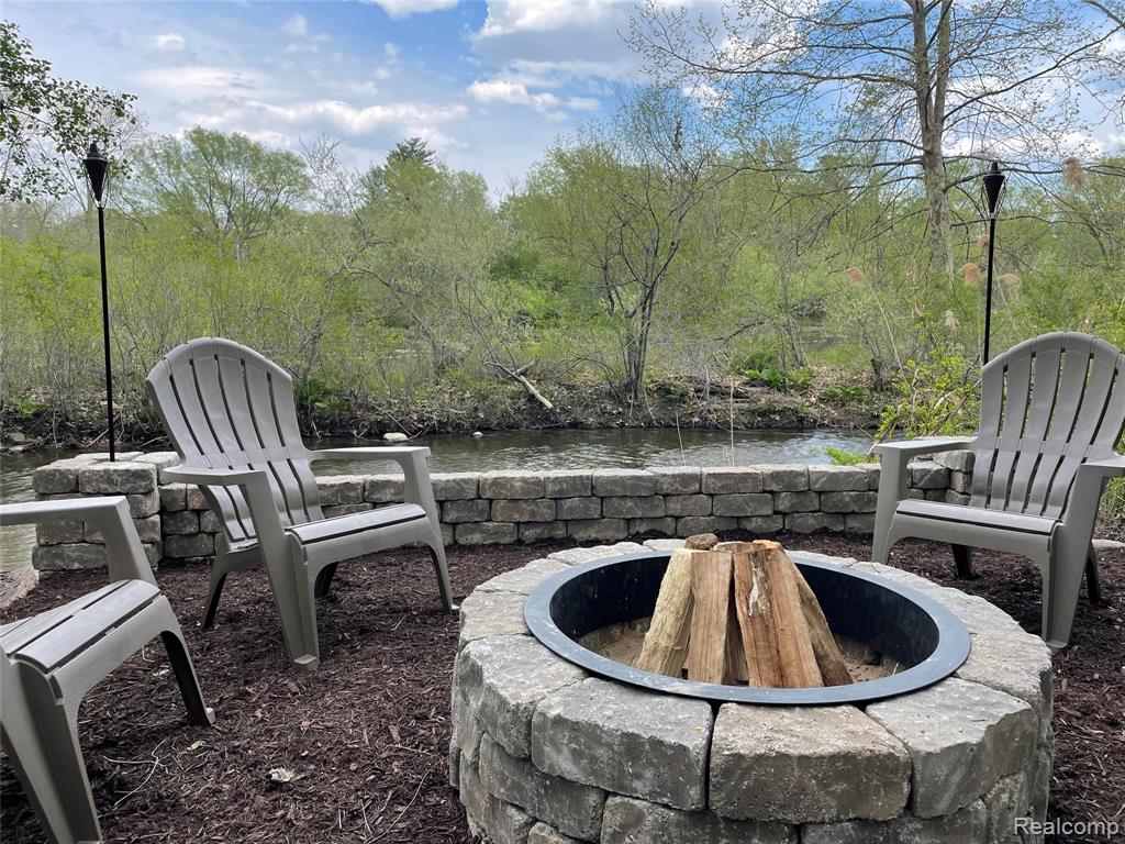 414 Roundview Drive, Rochester, MI 48307 — Photo 44