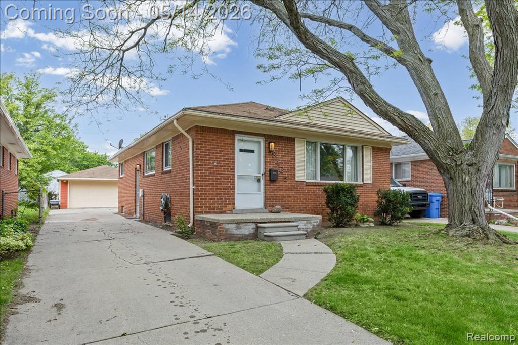 8435 Nightingale Street, Dearborn Heights, MI 48127 — front exterior