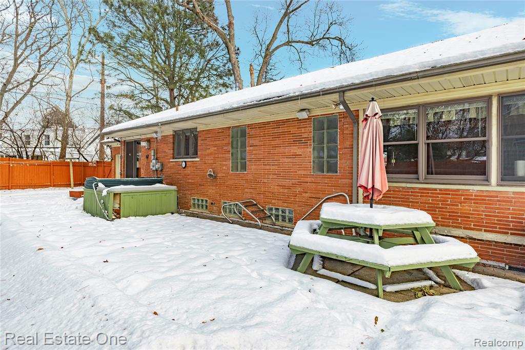 28615 Bloomfield Drive, Lathrup Village, MI 48076 — Photo 57