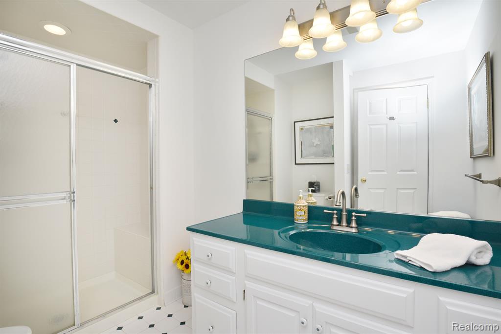 527 Newburne Pointe, 19, Bloomfield Hills, MI 48304 — Photo 37