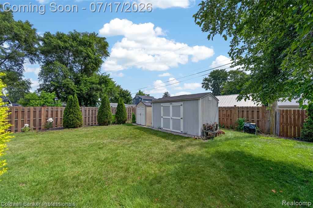 26606 Hales Street, Madison Heights, MI 48071 — Photo 27
