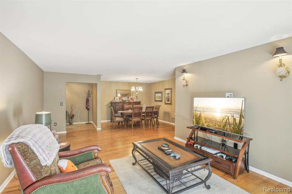 42160 WOODWARD Avenue, 19, Bloomfield Hills, MI 48304 — Photo 6