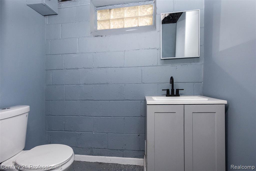 9037 Longacre Street, Detroit, MI 48228 — Photo 28