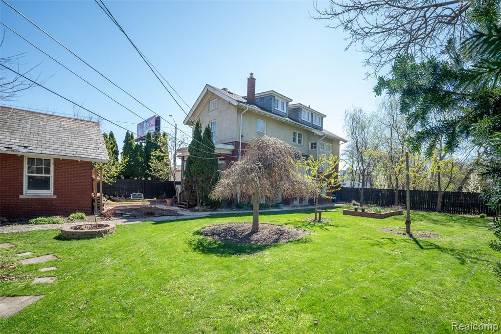 22 Edison Street, Detroit, MI 48202 — Photo 47