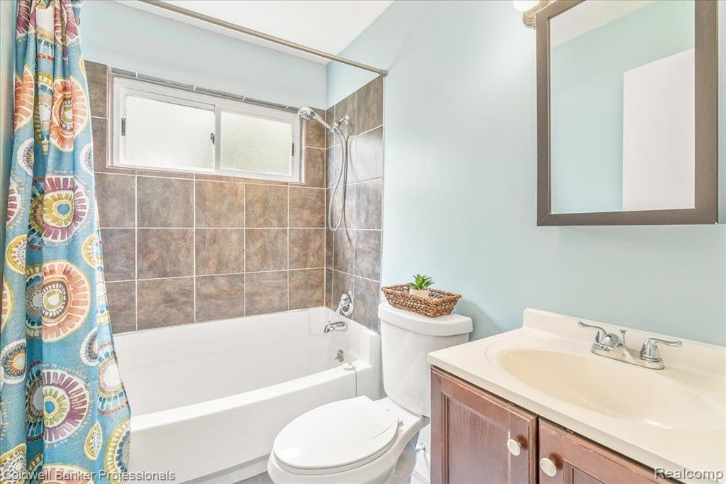 1210 Red Leaf Lane, Ypsilanti, MI 48198 — Photo 37