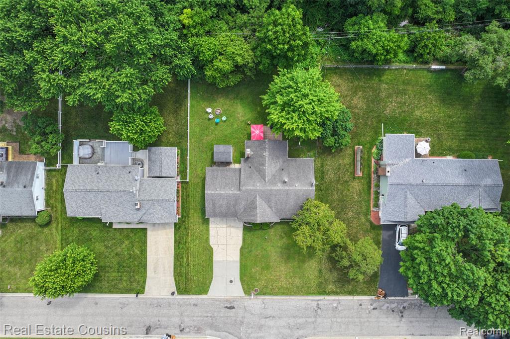 8419 Belle Bluff Drive, Grand Blanc, MI 48439 — Photo 33