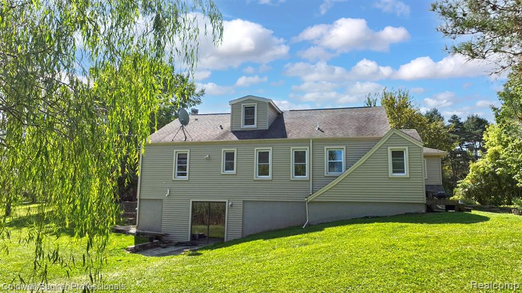 420 W Oakwood Road, Oxford, MI 48371 — Photo 2