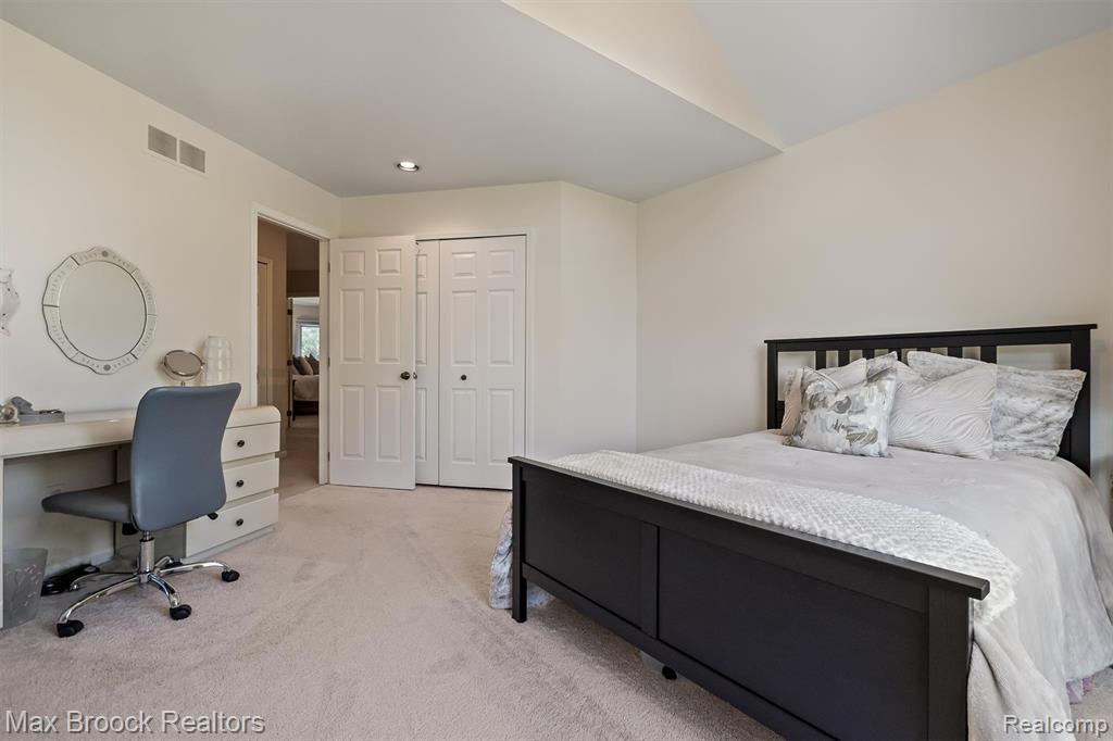 5101 Village Commons Drive, West Bloomfield, MI — Photo 37