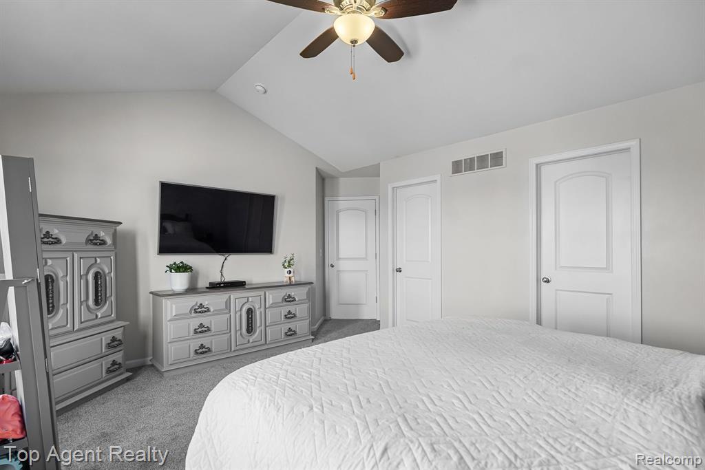 53501 MARY ANN Lane, New Baltimore, MI 48047 — Photo 19