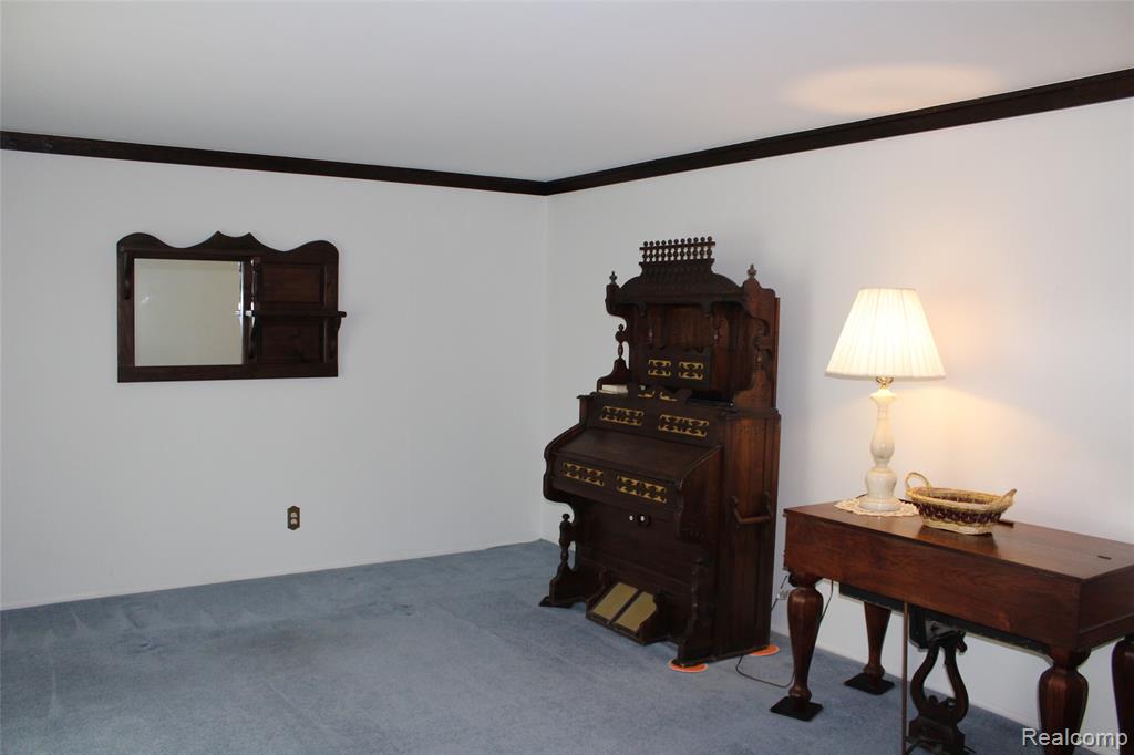 4037 Sandy Creek Drive, Utica, MI 48316 — Photo 7