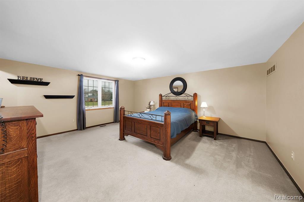 982 LANGLEY Road, Rochester Hills, MI 48309 — Photo 22