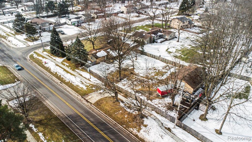 9184 Chesterfield Drive, Swartz Creek, MI 48473 — Photo 24