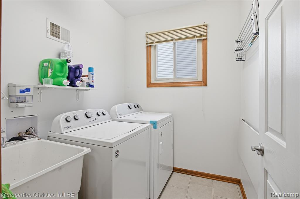 6474 Bedview Drive, Saline, MI 48176 — Photo 23