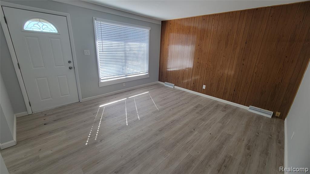 4251 Dolores Avenue, Warren, MI 48091 — Photo 10
