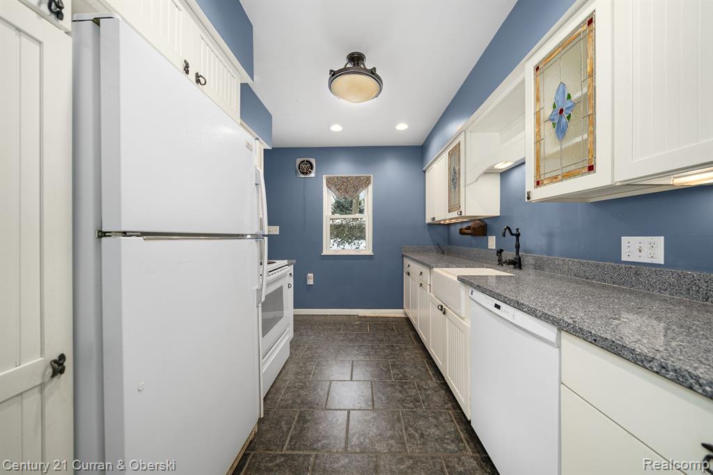 806 CAMBRIDGE Street, Ypsilanti, MI 48197 — Photo 8